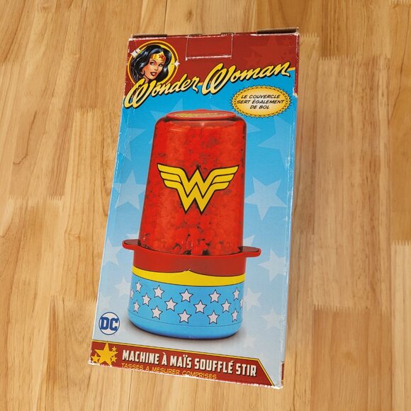 Wonder Woman Popcorn Maker - Picture 3 of 6